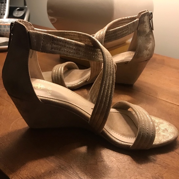 Isola gold suede wedge sandals - Picture 5 of 5